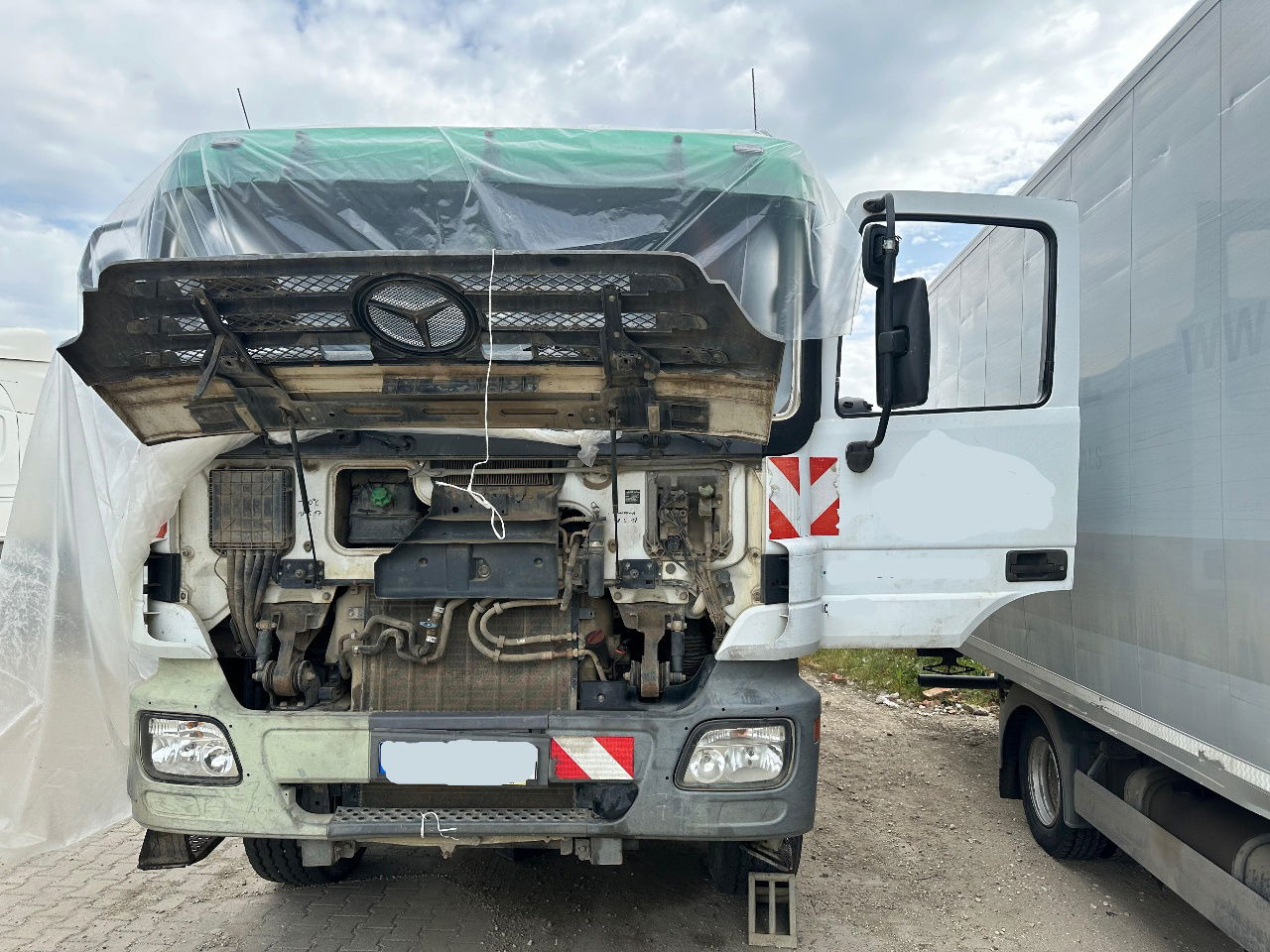 Mercedes-Benz Actros 4141 K 8x6 mulda tipper - damaged - Damperli kamyon: fotoğraf 4 Mercedes-Benz Actros 4141 K 8x6 mulda tipper - damaged - Damperli kamyon: fotoğraf 4