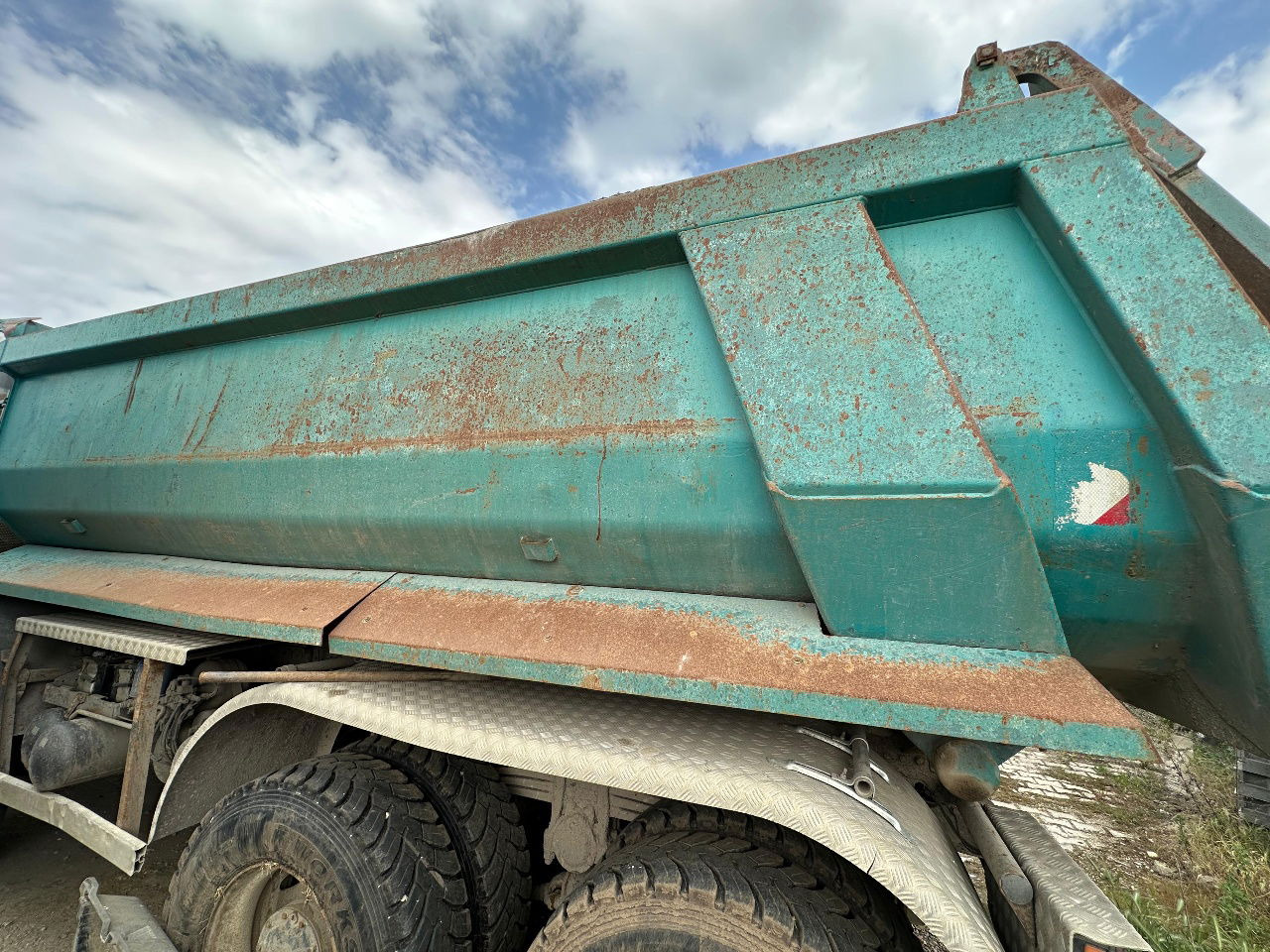 Mercedes-Benz Actros 4141 K 8x6 mulda tipper - damaged - Damperli kamyon: fotoğraf 5 Mercedes-Benz Actros 4141 K 8x6 mulda tipper - damaged - Damperli kamyon: fotoğraf 5