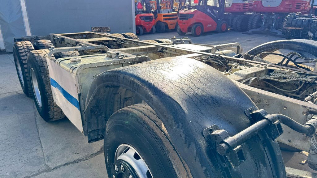 Mercedes-Benz SK 3234 8x4 chassis - Şasi kamyon: fotoğraf 4 Mercedes-Benz SK 3234 8x4 chassis - Şasi kamyon: fotoğraf 4