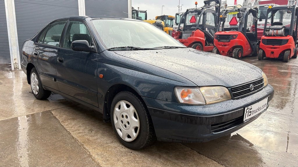 Toyota Carina 1.6 - Petrol - 5 Doors - Binek araba: fotoğraf 2 Toyota Carina 1.6 - Petrol - 5 Doors - Binek araba: fotoğraf 2