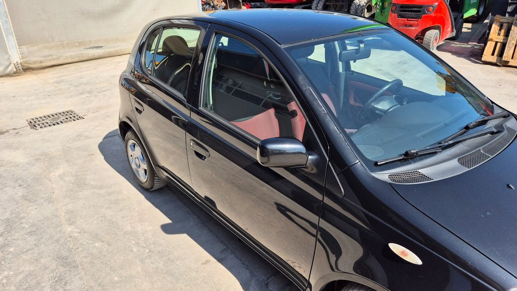 Toyota Yaris 1.3 - Petrol - 5 Doors - AC - Hatchback: fotoğraf 4 Toyota Yaris 1.3 - Petrol - 5 Doors - AC - Hatchback: fotoğraf 4