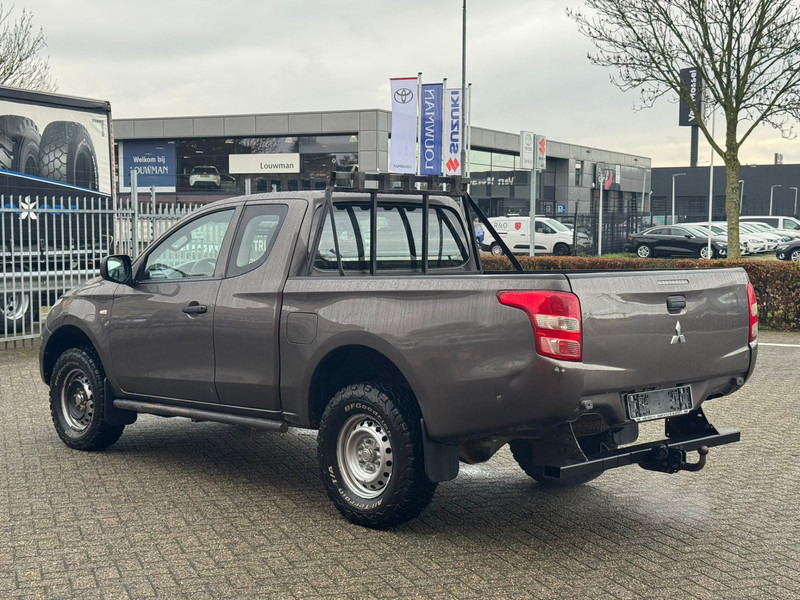 Mitsubishi L200 4*4 airco - Pikap: fotoğraf 4 Mitsubishi L200 4*4 airco - Pikap: fotoğraf 4