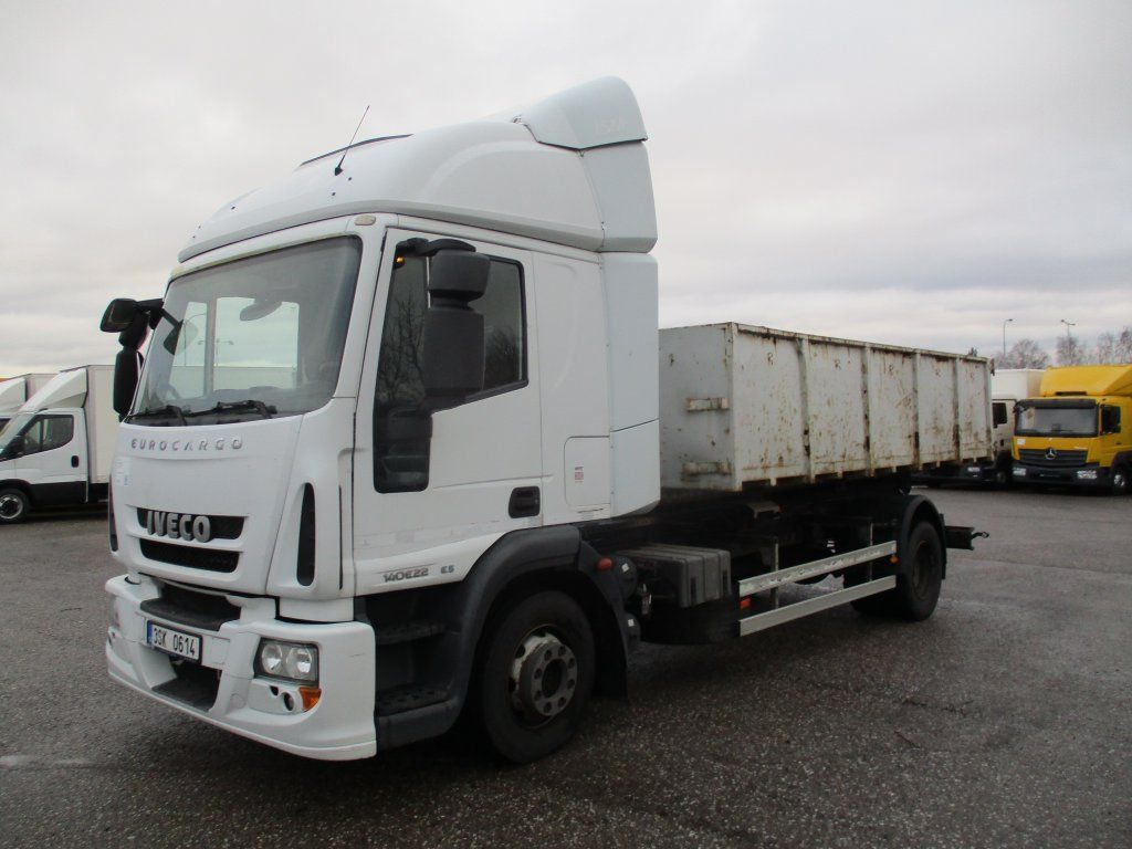 Iveco 140E22 - Kancalı yükleyici kamyon: fotoğraf 1 Iveco 140E22 - Kancalı yükleyici kamyon: fotoğraf 1