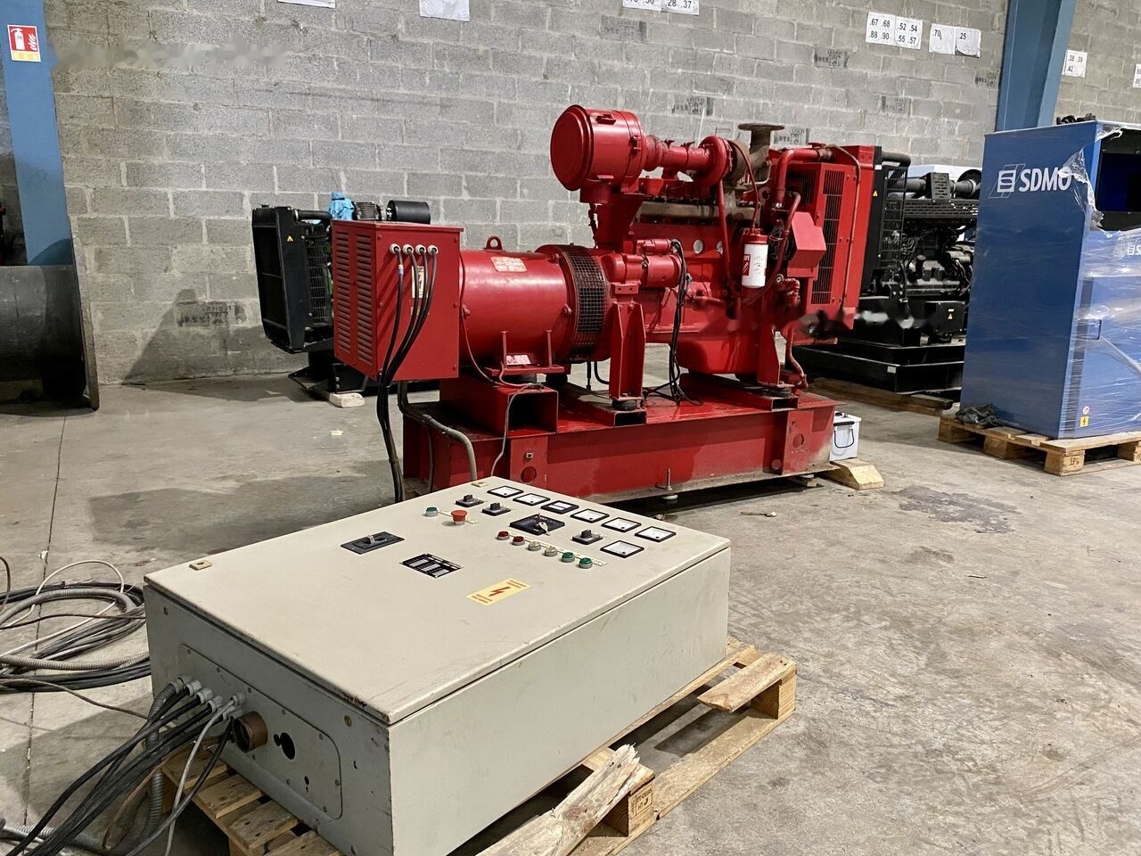 SDMO 110 kVa - Elektrikli jeneratör: fotoğraf 1 SDMO 110 kVa - Elektrikli jeneratör: fotoğraf 1