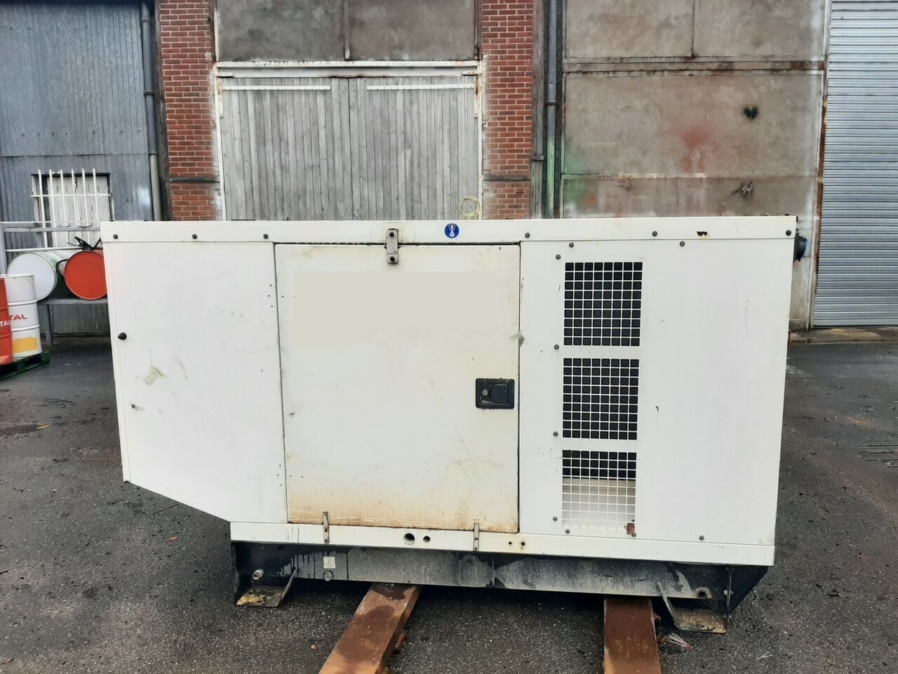 SDMO 80 kVa John Deere - Elektrikli jeneratör: fotoğraf 1 SDMO 80 kVa John Deere - Elektrikli jeneratör: fotoğraf 1