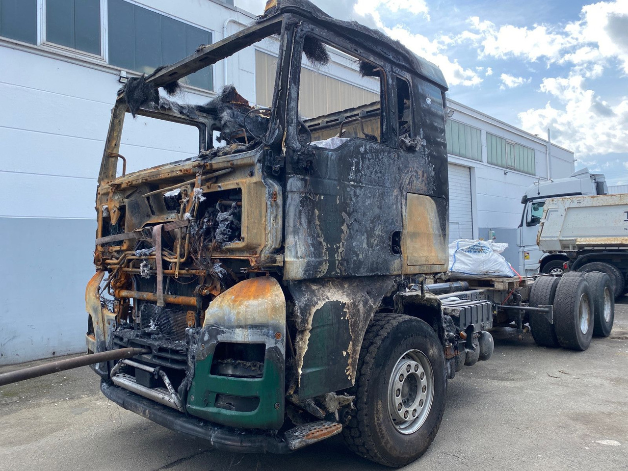 MAN TGX 26.580 Verbrannt 6x4 - Şasi kamyon: fotoğraf 2 MAN TGX 26.580 Verbrannt 6x4 - Şasi kamyon: fotoğraf 2