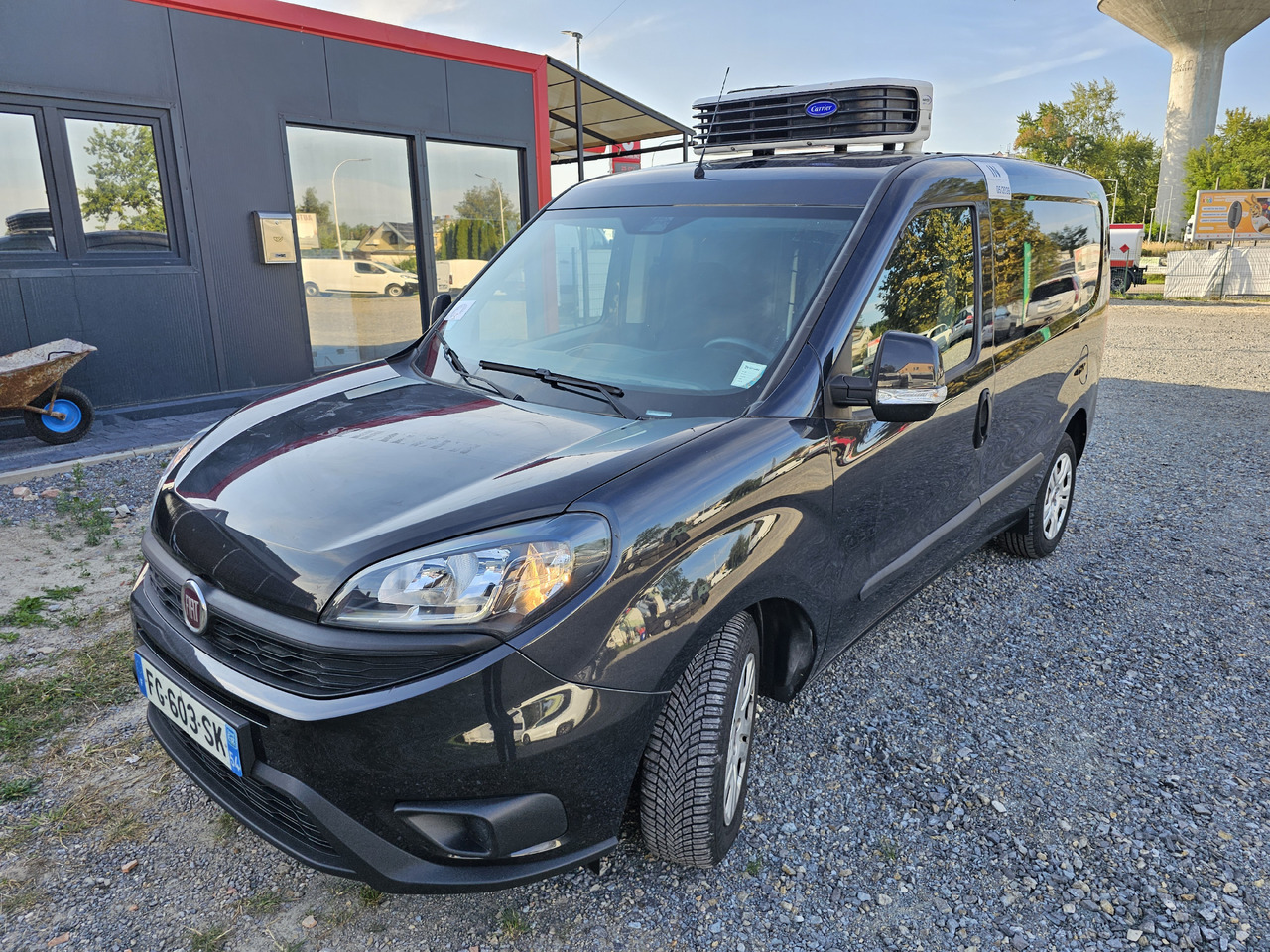 FIAT DOBLO CHLODNIA MROZNIA - 20C CARRIER KLIMA EURO6 - Frigorifik kamyonet: fotoğraf 2 FIAT DOBLO CHLODNIA MROZNIA - 20C CARRIER KLIMA EURO6 - Frigorifik kamyonet: fotoğraf 2