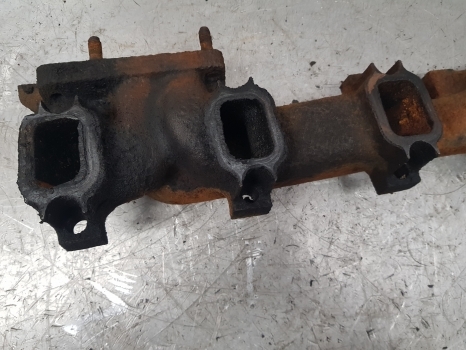 Case 5120, 5220 Exhaust Manifold J901919; 3901919; 76194614 - Egzoz manifoldu - Traktör: fotoğraf 4 Case 5120, 5220 Exhaust Manifold J901919; 3901919; 76194614 - Egzoz manifoldu - Traktör: fotoğraf 4