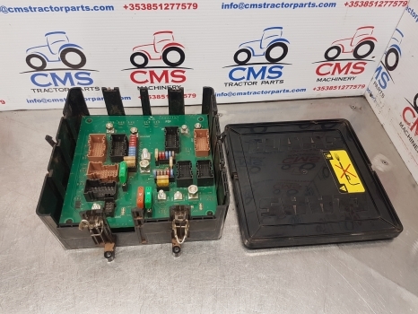 Claas Arion 640, 500, 600, Axion 950, 920, 900 Cab Fuse Box Unit 0021845140 - Sigorta - Traktör: fotoğraf 1 Claas Arion 640, 500, 600, Axion 950, 920, 900 Cab Fuse Box Unit 0021845140 - Sigorta - Traktör: fotoğraf 1