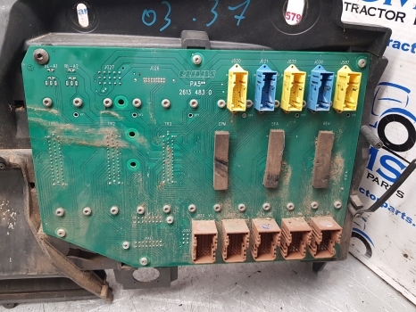 Claas Arion Axion Series Ecu, Fuse Box Kit 26134830, 22347672, 0026134830 - Sigorta - Traktör: fotoğraf 2 Claas Arion Axion Series Ecu, Fuse Box Kit 26134830, 22347672, 0026134830 - Sigorta - Traktör: fotoğraf 2