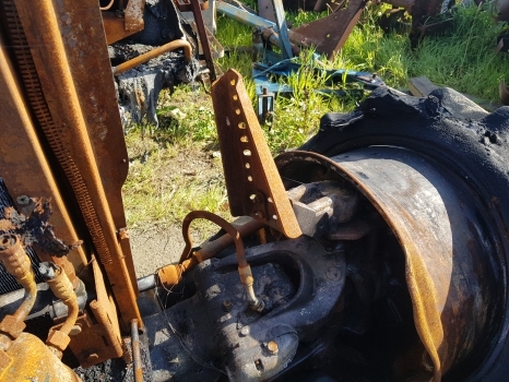 Claas Renault 656 Rx/rz Front Rear Axle, Engine, Transmission, Lift, Frame Parts - Motor: fotoğraf 5 Claas Renault 656 Rx/rz Front Rear Axle, Engine, Transmission, Lift, Frame Parts - Motor: fotoğraf 5