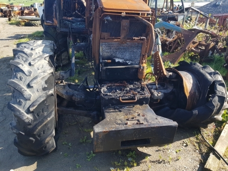 Claas Renault 656 Rx/rz Front Rear Axle, Engine, Transmission, Lift, Frame Parts - Motor: fotoğraf 2 Claas Renault 656 Rx/rz Front Rear Axle, Engine, Transmission, Lift, Frame Parts - Motor: fotoğraf 2