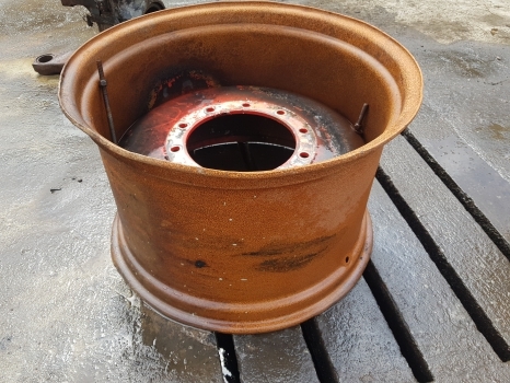 Fendt 724 S4 Massey Ferguson Front Wheel Rim W18x28, Red H718701024018 - Jant - Traktör: fotoğraf 4 Fendt 724 S4 Massey Ferguson Front Wheel Rim W18x28, Red H718701024018 - Jant - Traktör: fotoğraf 4