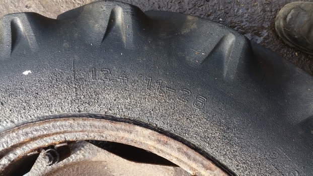 Ford 4000 Rear Wheel And Tyre 12.4/11-28. Please Check The Description - Komple tekerlek - Traktör: fotoğraf 3 Ford 4000 Rear Wheel And Tyre 12.4/11-28. Please Check The Description - Komple tekerlek - Traktör: fotoğraf 3