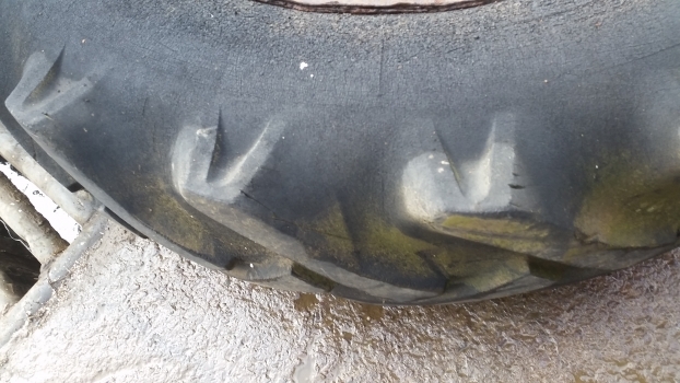 Ford 4000 Rear Wheel And Tyre 12.4/11-28. Please Check The Description - Komple tekerlek - Traktör: fotoğraf 5 Ford 4000 Rear Wheel And Tyre 12.4/11-28. Please Check The Description - Komple tekerlek - Traktör: fotoğraf 5