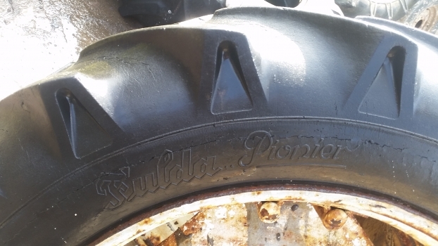 Ford 4000 Rear Wheel And Tyre 12.4/11-32. Please Check By Description - Komple tekerlek - Traktör: fotoğraf 4 Ford 4000 Rear Wheel And Tyre 12.4/11-32. Please Check By Description - Komple tekerlek - Traktör: fotoğraf 4