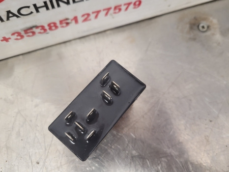 Ford 5640, 6640, 7740, 7840, 8240, 8340 Pto Control Module, Relay 81869818 - Röle: fotoğraf 3 Ford 5640, 6640, 7740, 7840, 8240, 8340 Pto Control Module, Relay 81869818 - Röle: fotoğraf 3