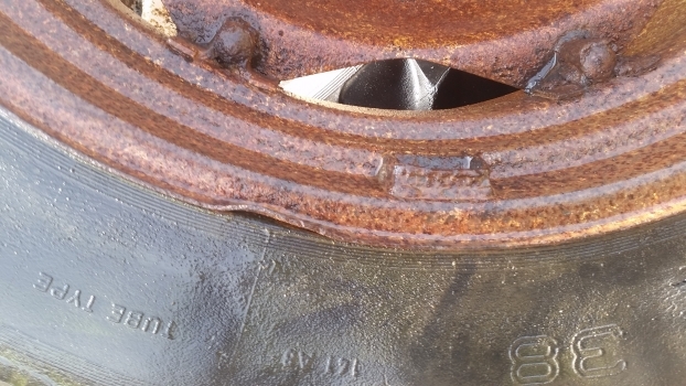 Ford Rear Wheel And Tyre 16.9-38. Please Check By The Photos. - Komple tekerlek - Traktör: fotoğraf 2 Ford Rear Wheel And Tyre 16.9-38. Please Check By The Photos. - Komple tekerlek - Traktör: fotoğraf 2