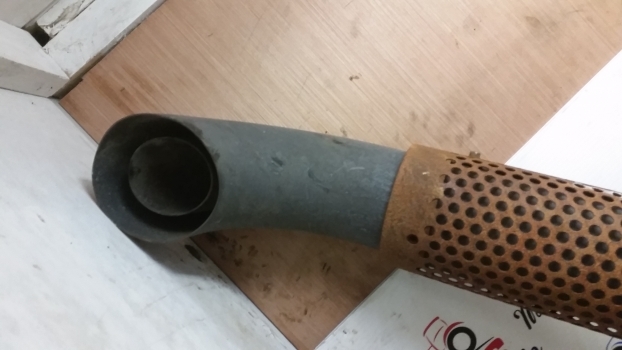 New Holland T5.100, T5.110, T5.120 Exhaust Pipe Assy 47939799 - Egzoz borusu - Traktör: fotoğraf 3 New Holland T5.100, T5.110, T5.120 Exhaust Pipe Assy 47939799 - Egzoz borusu - Traktör: fotoğraf 3