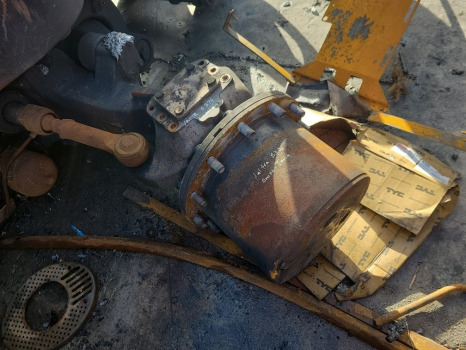 Valtra S374 Front Axle Hub Rhs Complete 770/624 7700609201, 7700610501 - Ön aks: fotoğraf 2 Valtra S374 Front Axle Hub Rhs Complete 770/624 7700609201, 7700610501 - Ön aks: fotoğraf 2