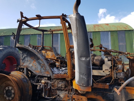 Valtra T174ea Front, Rear Axle, Engine, Transmission, Hydraulic, Lift Parts - Motor ve yedek parça: fotoğraf 3 Valtra T174ea Front, Rear Axle, Engine, Transmission, Hydraulic, Lift Parts - Motor ve yedek parça: fotoğraf 3