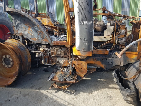 Valtra T174ea Front, Rear Axle, Engine, Transmission, Hydraulic, Lift Parts - Motor ve yedek parça: fotoğraf 4 Valtra T174ea Front, Rear Axle, Engine, Transmission, Hydraulic, Lift Parts - Motor ve yedek parça: fotoğraf 4