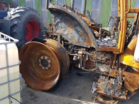 Valtra T174ea Front, Rear Axle, Engine, Transmission, Hydraulic, Lift Parts - Motor ve yedek parça: fotoğraf 5 Valtra T174ea Front, Rear Axle, Engine, Transmission, Hydraulic, Lift Parts - Motor ve yedek parça: fotoğraf 5