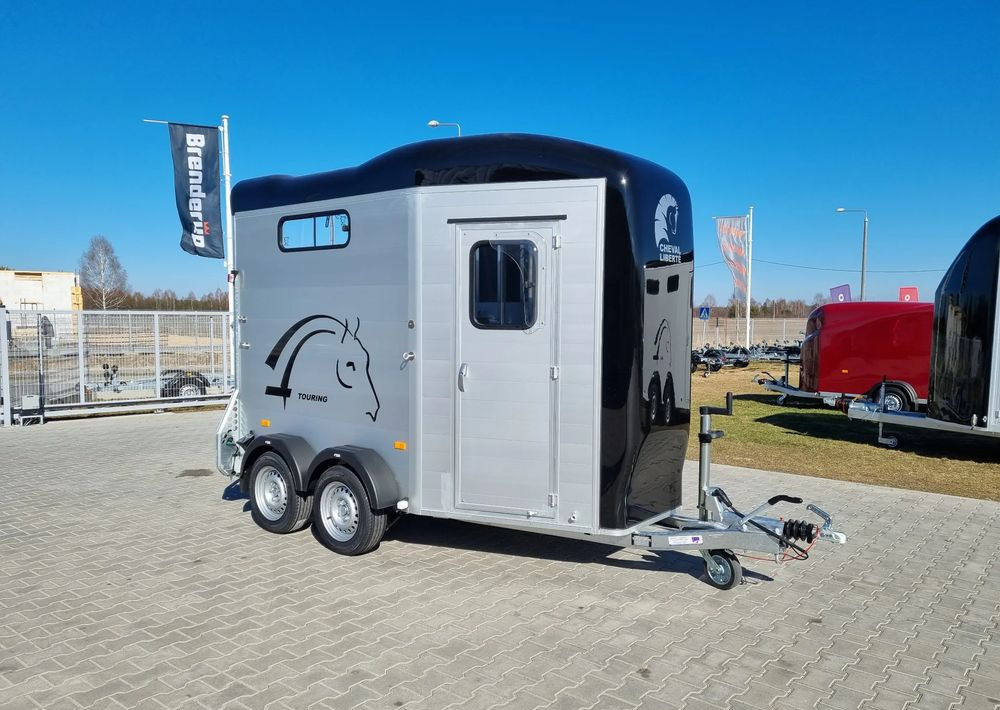 CHEVAL LIBERTÉ Touring Country + siodlarnia | przyczepa dla dwóch koni z rampą z przodu | 2000 kg DMC - At taşıma römorku: fotoğraf 1 CHEVAL LIBERTÉ Touring Country + siodlarnia | przyczepa dla dwóch koni z rampą z przodu | 2000 kg DMC - At taşıma römorku: fotoğraf 1