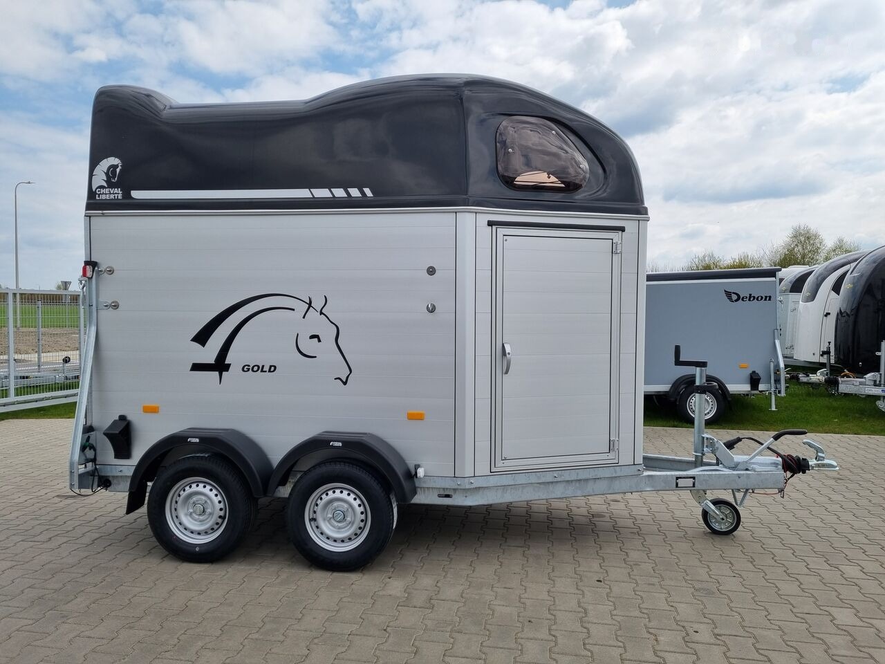 Cheval Liberté Gold First Alu for two horses with tack room 2000 kg GVW trailer - At taşıma römorku: fotoğraf 2 Cheval Liberté Gold First Alu for two horses with tack room 2000 kg GVW trailer - At taşıma römorku: fotoğraf 2