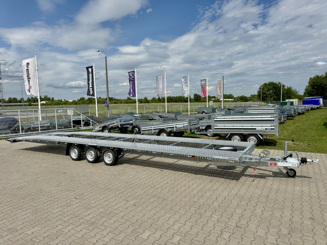 NIEWIADÓW Indiana 9m x 2.1 m | 3.5T - Araba taşıyıcı römork: fotoğraf 2 NIEWIADÓW Indiana 9m x 2.1 m | 3.5T - Araba taşıyıcı römork: fotoğraf 2
