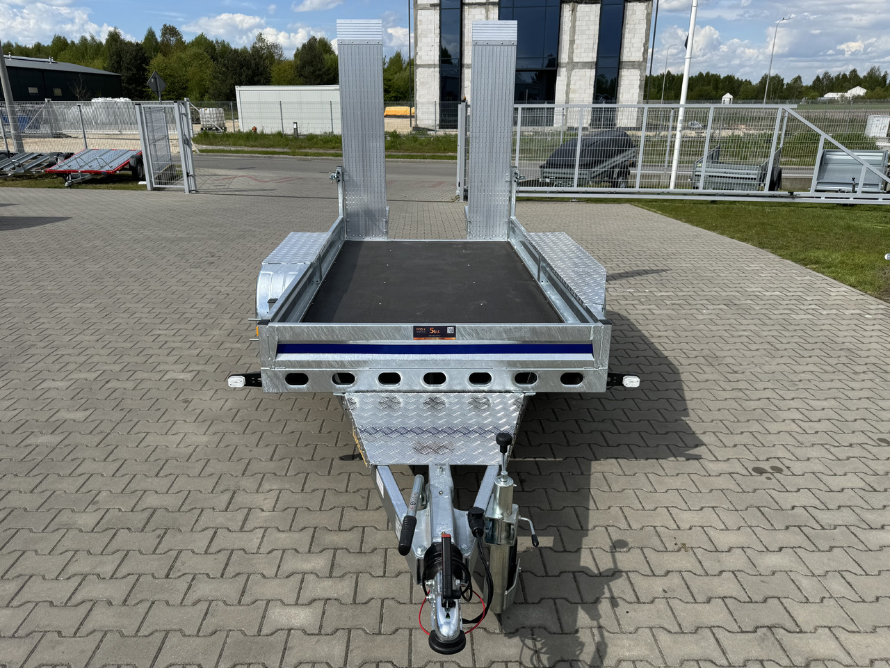 Wiola B2730 GVW 2700 kg machine transporter mini excavator 292x142 cm - İş makinası römorku: fotoğraf 4 Wiola B2730 GVW 2700 kg machine transporter mini excavator 292x142 cm - İş makinası römorku: fotoğraf 4