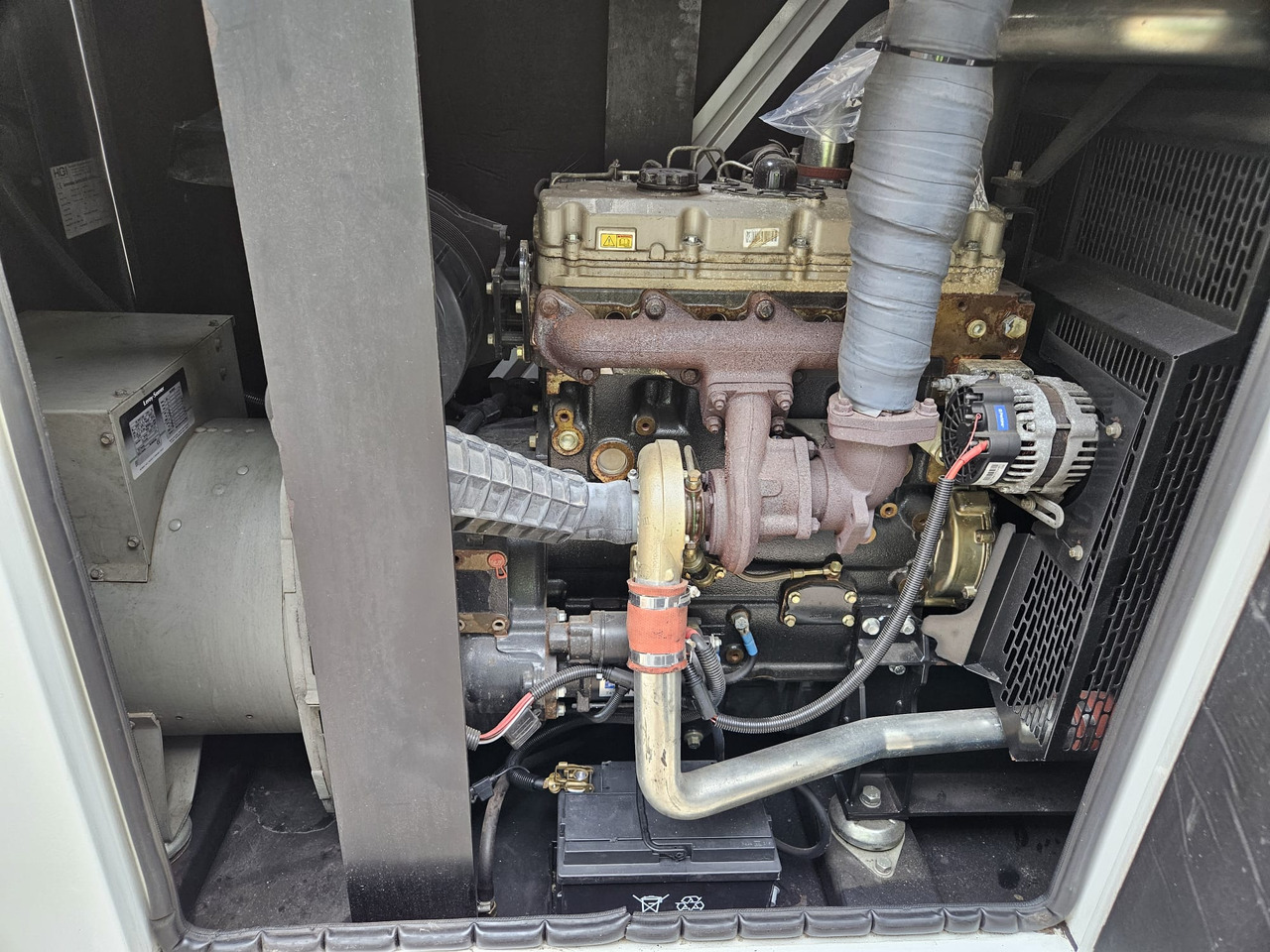HGI 100KVA PERKINS GENERATOR DIESEL SILENT RENTAL SPECIFICATION HGI 100KVA PERKINS GENERATOR DIESEL SILENT RENTAL SPECIFICATION - Elektrikli jeneratör: fotoğraf 3 HGI 100KVA PERKINS GENERATOR DIESEL SILENT RENTAL SPECIFICATION HGI 100KVA PERKINS GENERATOR DIESEL SILENT RENTAL SPECIFICATION - Elektrikli jeneratör: fotoğraf 3