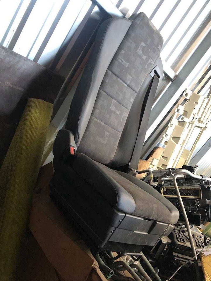 Foteli siedzenia komplet Mercedes Actros nowe - Koltuk - Kamyon: fotoğraf 4 Foteli siedzenia komplet Mercedes Actros nowe - Koltuk - Kamyon: fotoğraf 4
