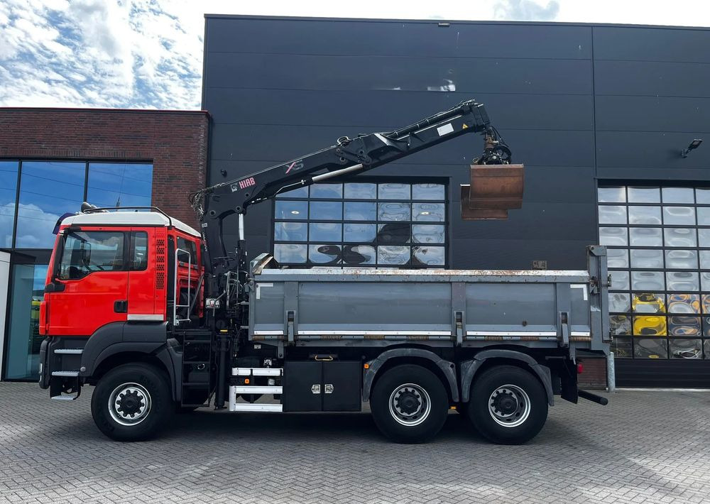 MAN TGS 26.360 /6x6 /Euro 5 /WYWROTKA TRÓJSTRONNA + ŻURAW - Damperli kamyon: fotoğraf 4 MAN TGS 26.360 /6x6 /Euro 5 /WYWROTKA TRÓJSTRONNA + ŻURAW - Damperli kamyon: fotoğraf 4