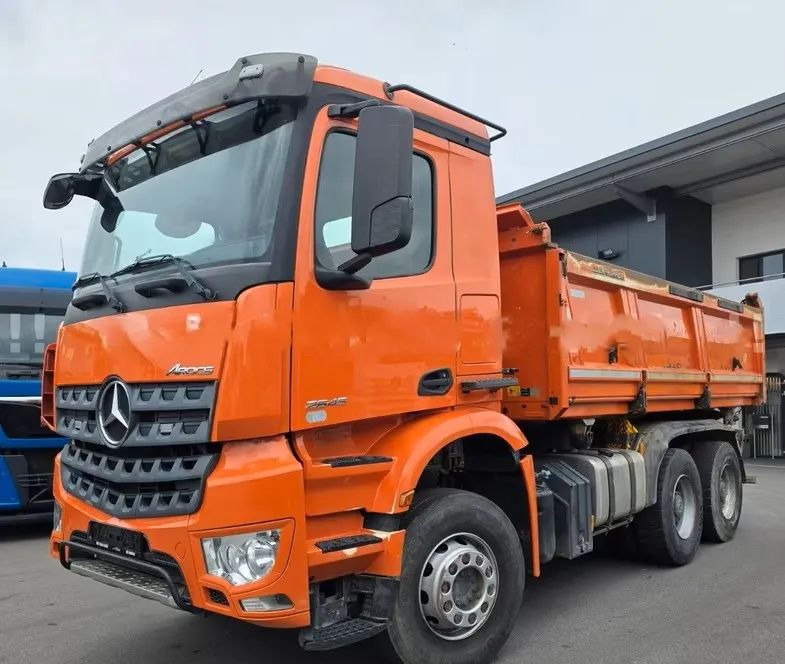 Mercedes-Benz Arocs 2645 6x4 – Wywrotka Meiller 3- stronny/ Manual / Retarder / BORDMATIK / Blatt/Blatt - Damperli kamyon: fotoğraf 1 Mercedes-Benz Arocs 2645 6x4 – Wywrotka Meiller 3- stronny/ Manual / Retarder / BORDMATIK / Blatt/Blatt - Damperli kamyon: fotoğraf 1