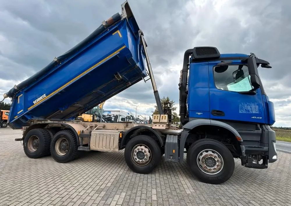 Mercedes-Benz Arocs 4142 | Wywrotka Schmitz | 8x4 | Euro 6 | Klima | Retarder | 242 598 km - Damperli kamyon: fotoğraf 3 Mercedes-Benz Arocs 4142 | Wywrotka Schmitz | 8x4 | Euro 6 | Klima | Retarder | 242 598 km - Damperli kamyon: fotoğraf 3