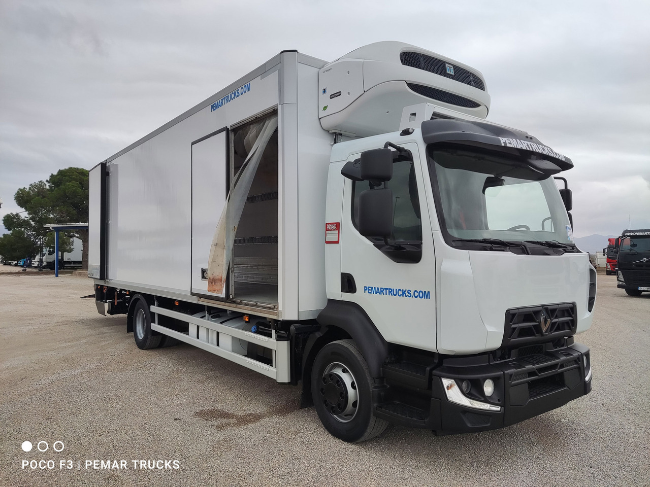 Refrijeratör kamyon RENAULT MIDLUM D16 240 EURO 6: fotoğraf 10