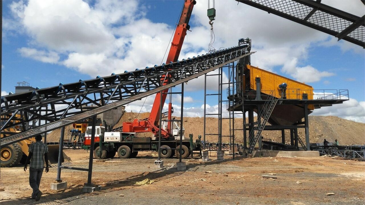 Kinglink Inclined Basalt Vibrating Screen 4YK2160 - Elek: fotoğraf 3 Kinglink Inclined Basalt Vibrating Screen 4YK2160 - Elek: fotoğraf 3