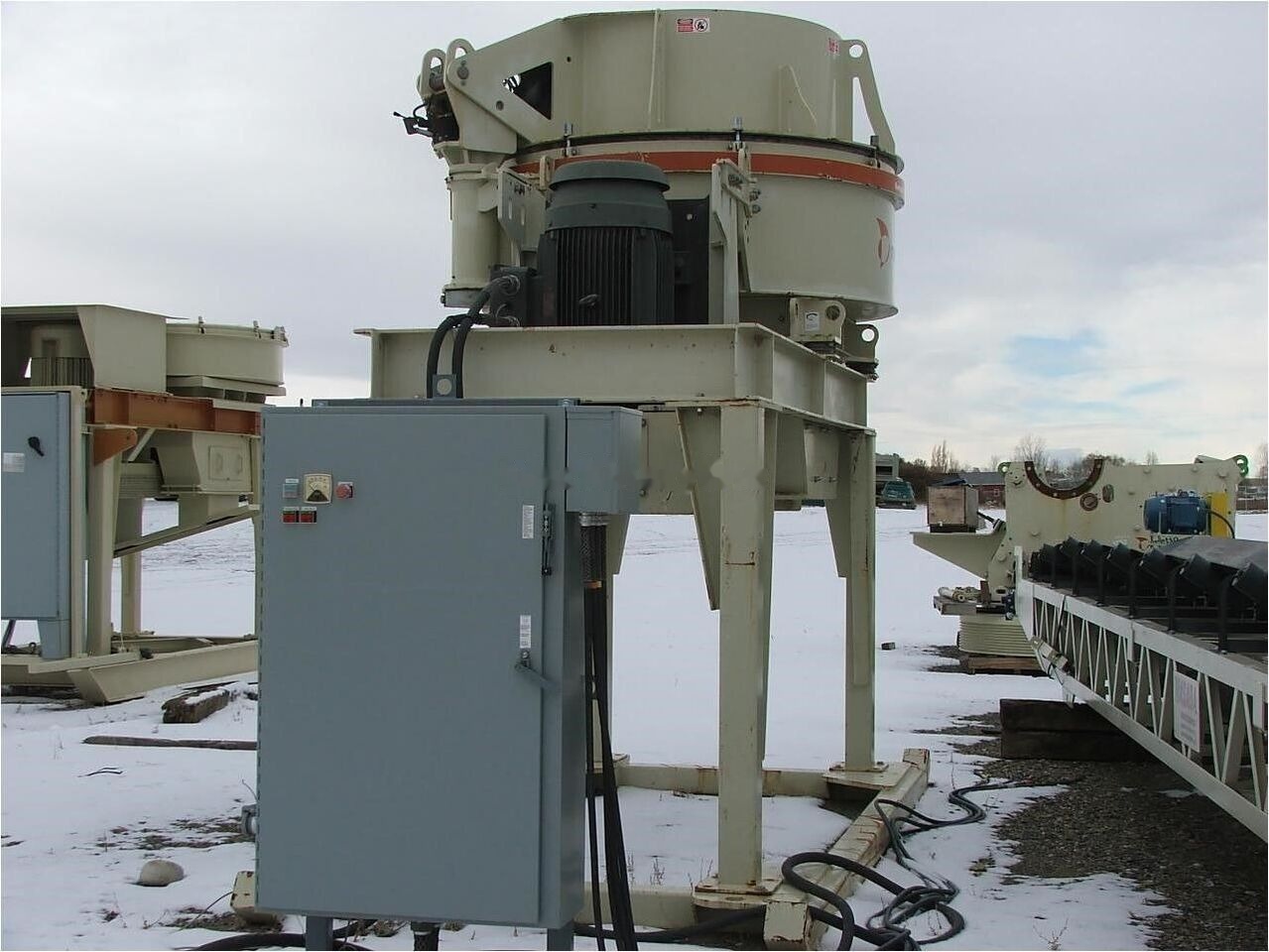 Metso BARMAC B7100SE VSI CRUSHER - Konik kırıcı: fotoğraf 3 Metso BARMAC B7100SE VSI CRUSHER - Konik kırıcı: fotoğraf 3