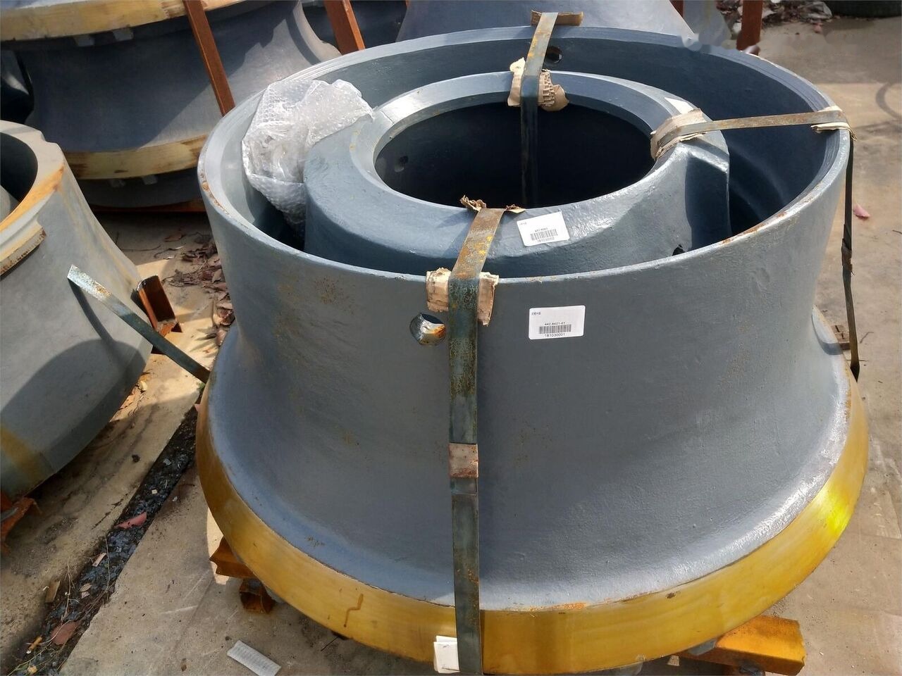 BOWL/CONCAVE/MANTLE/SPARE PARTS KINGLINK for Sandvik crushing plant - Yedek parça: fotoğraf 4 BOWL/CONCAVE/MANTLE/SPARE PARTS KINGLINK for Sandvik crushing plant - Yedek parça: fotoğraf 4