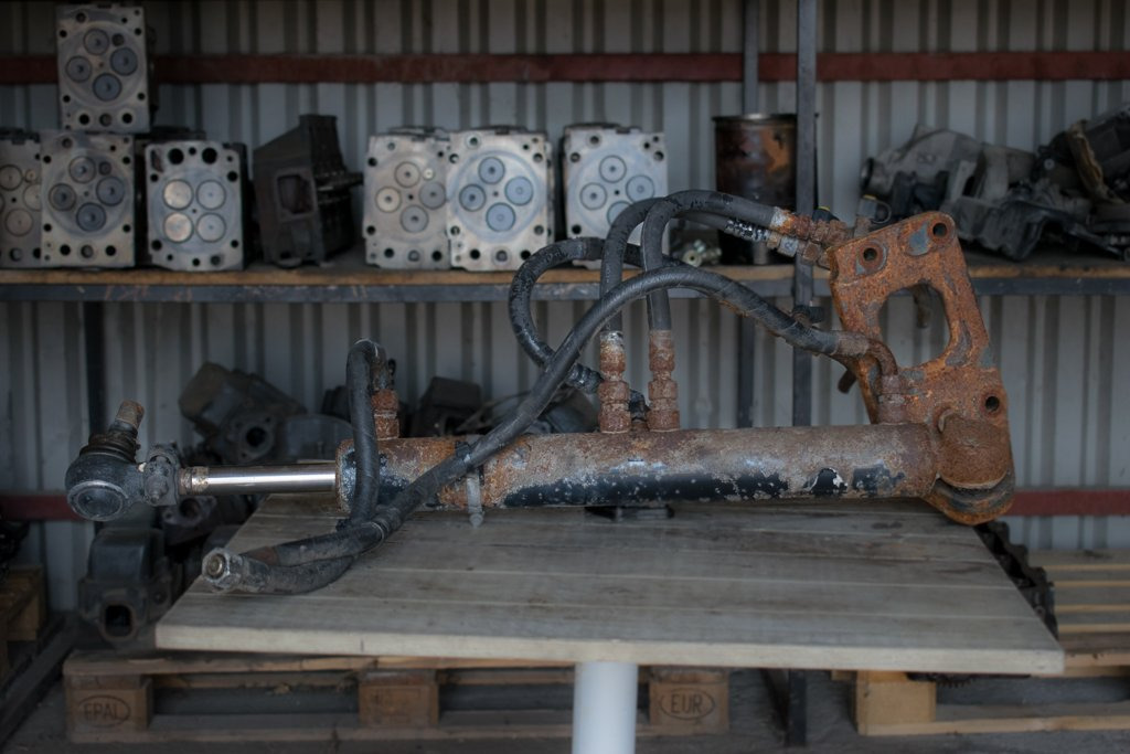 MAN TGA FOR THIRD AXLE - Hidrolik silindir - Kamyon: fotoğraf 1 MAN TGA FOR THIRD AXLE - Hidrolik silindir - Kamyon: fotoğraf 1