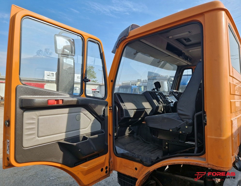 MERCEDES SK - SMALL - RIGHT HAND DRIVE - Kabin: fotoğraf 2 MERCEDES SK - SMALL - RIGHT HAND DRIVE - Kabin: fotoğraf 2