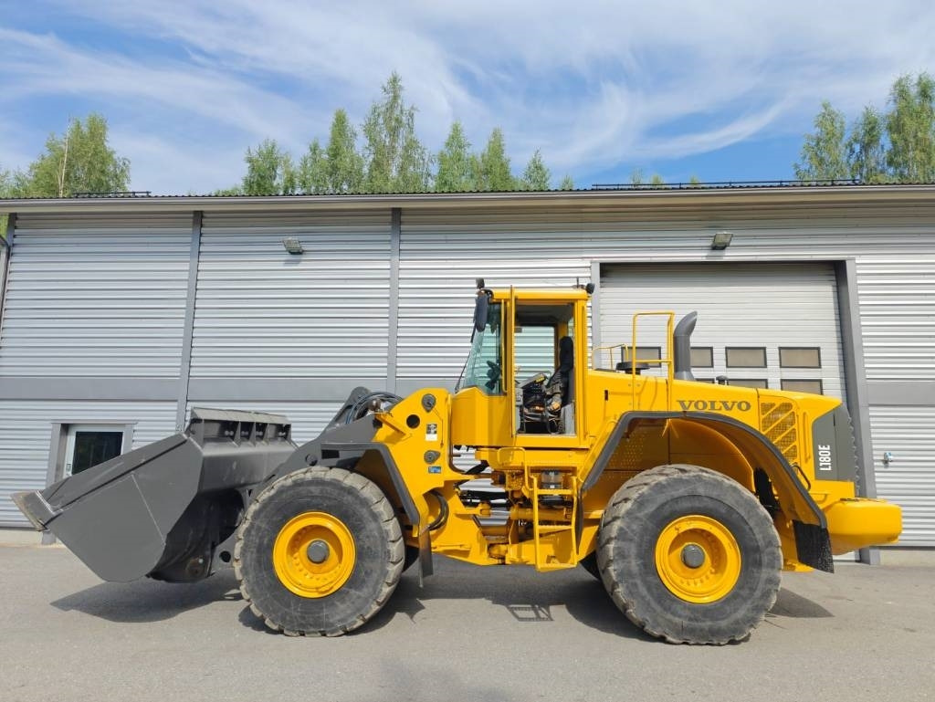 Volvo L 180 E - Tekerlekli yükleyici: fotoğraf 2 Volvo L 180 E - Tekerlekli yükleyici: fotoğraf 2