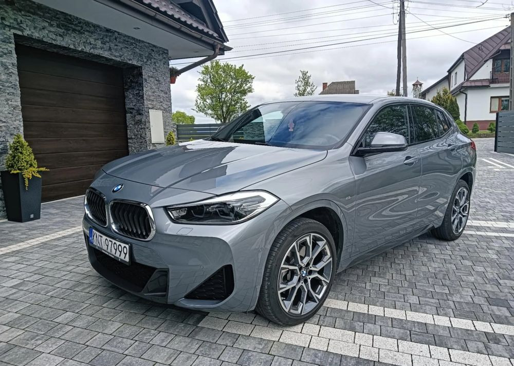 BMW X2 xDrive20i - Binek araba: fotoğraf 1 BMW X2 xDrive20i - Binek araba: fotoğraf 1