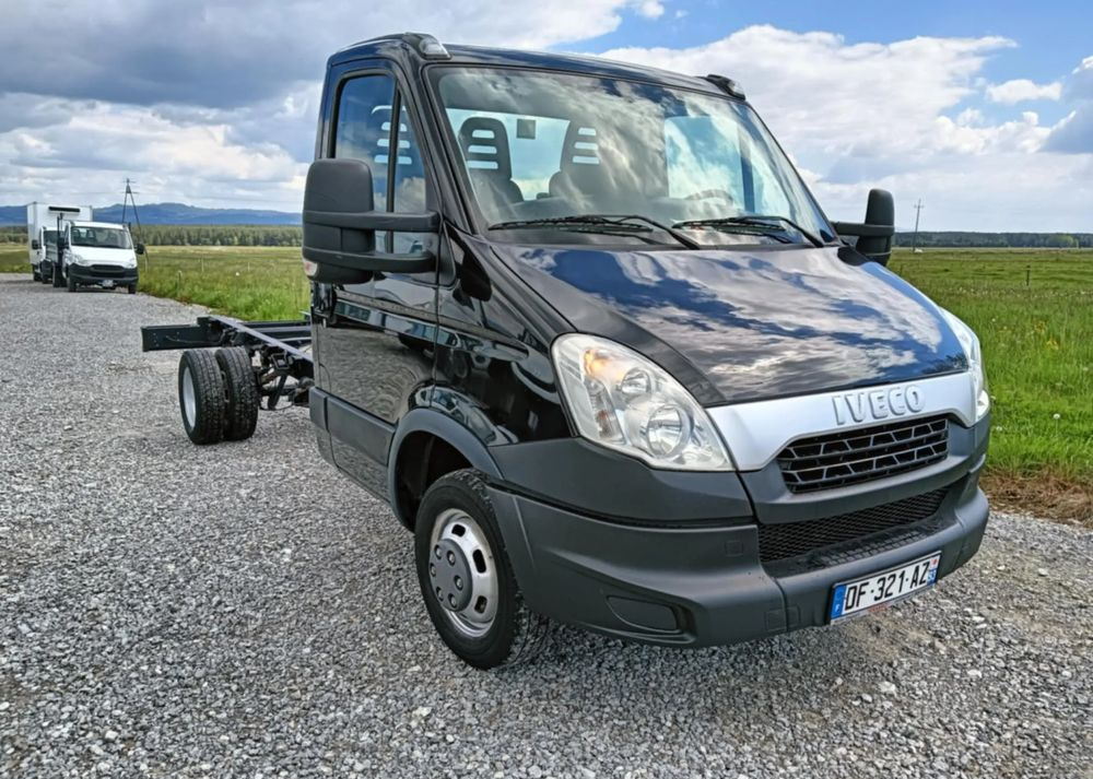 Iveco 35C13, 35C12, 35C14, 35C15 - Şasi kamyon: fotoğraf 1 Iveco 35C13, 35C12, 35C14, 35C15 - Şasi kamyon: fotoğraf 1