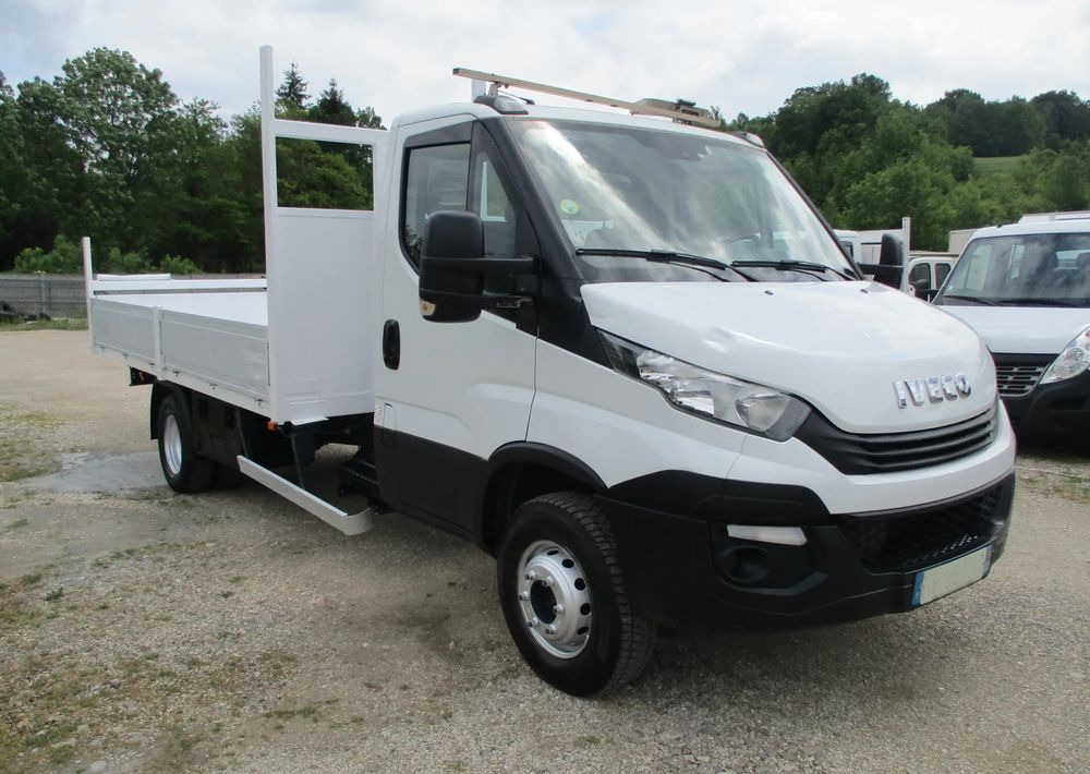 Iveco Daily 3.0 na bliźniaku 70C18 skrzynia, laweta, rama, HDS, 70-180 kiper - Sal/ Açık kasa kamyon: fotoğraf 1 Iveco Daily 3.0 na bliźniaku 70C18 skrzynia, laweta, rama, HDS, 70-180 kiper - Sal/ Açık kasa kamyon: fotoğraf 1