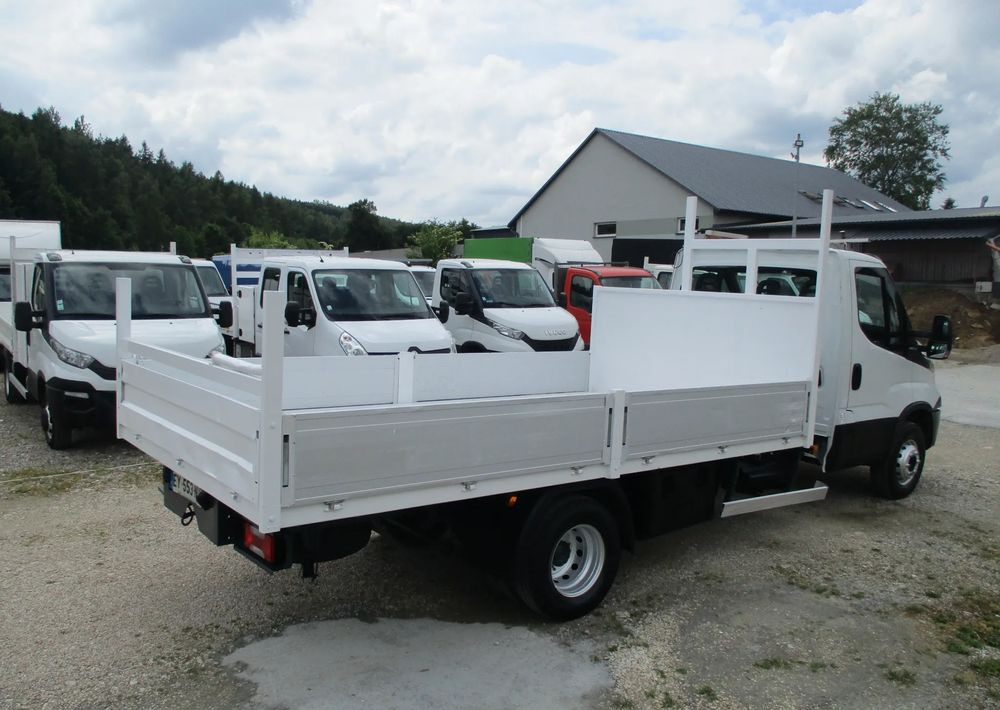 Iveco Daily 3.0 na bliźniaku 70C18 skrzynia, laweta, rama, HDS, 70-180 kiper - Sal/ Açık kasa kamyon: fotoğraf 3 Iveco Daily 3.0 na bliźniaku 70C18 skrzynia, laweta, rama, HDS, 70-180 kiper - Sal/ Açık kasa kamyon: fotoğraf 3