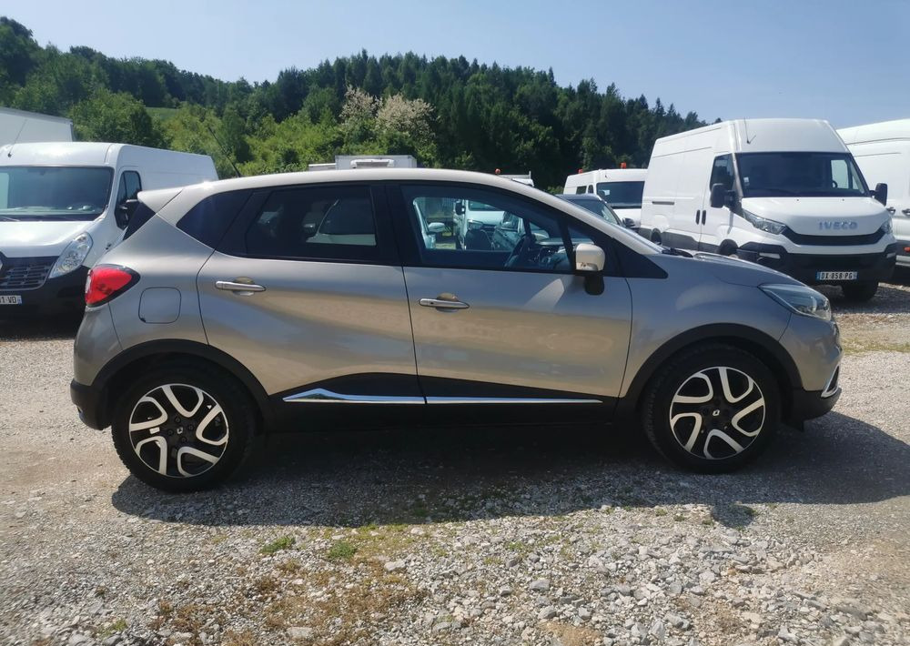 Renault Captur 0.9 Energy TCe Intens - SUV: fotoğraf 3 Renault Captur 0.9 Energy TCe Intens - SUV: fotoğraf 3