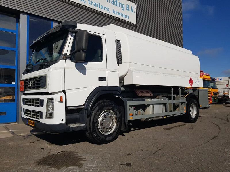 Volvo FM 9.340 Petrol, Diesel 17000 Ltr. 3 Compartementen - Tanker kamyon: fotoğraf 2 Volvo FM 9.340 Petrol, Diesel 17000 Ltr. 3 Compartementen - Tanker kamyon: fotoğraf 2
