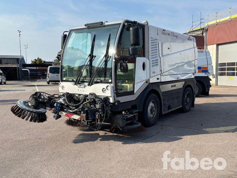 Bucher CityCat 5006 - Yol süpürme aracı: fotoğraf 1 Bucher CityCat 5006 - Yol süpürme aracı: fotoğraf 1